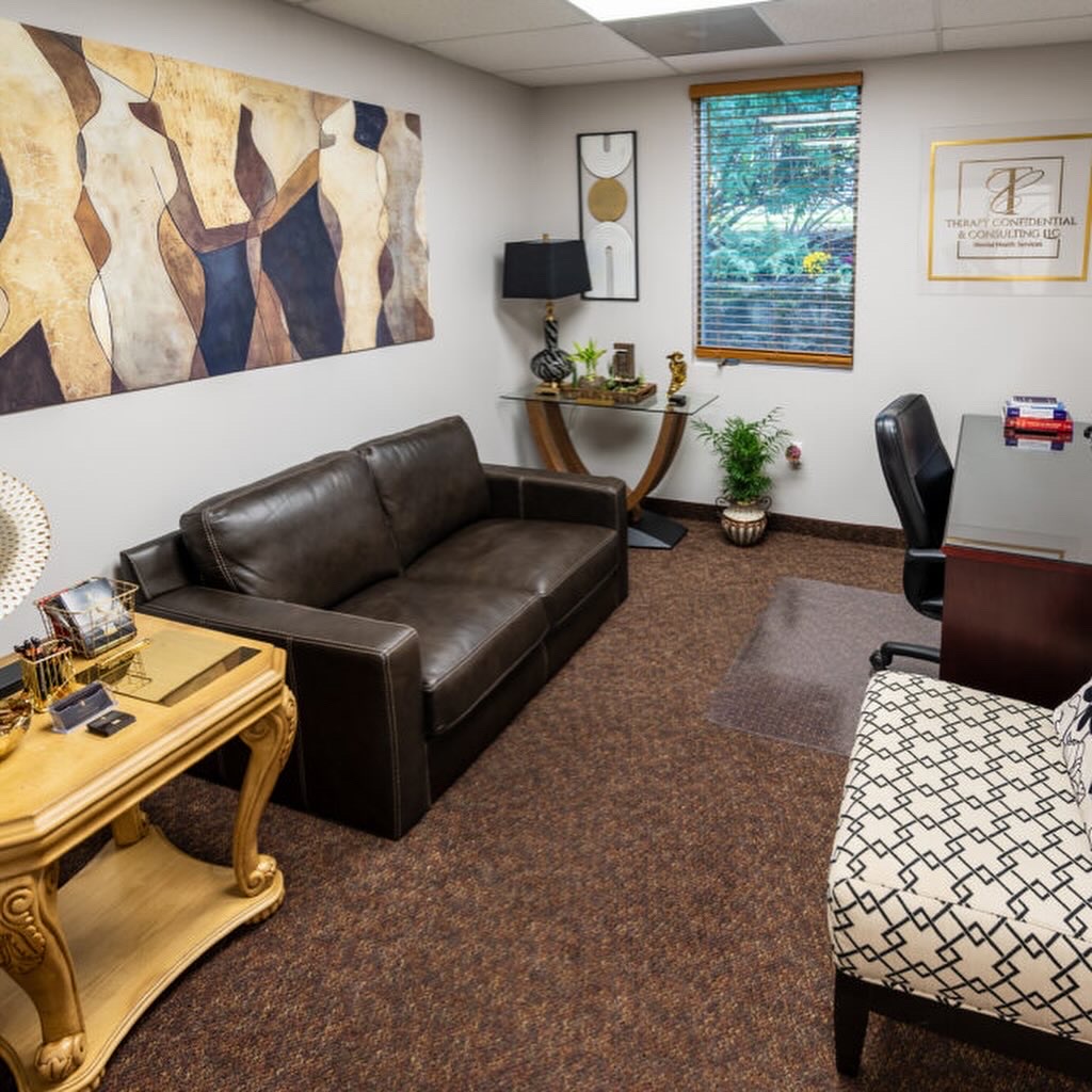 Private furnished executive office at Barros Executive Center